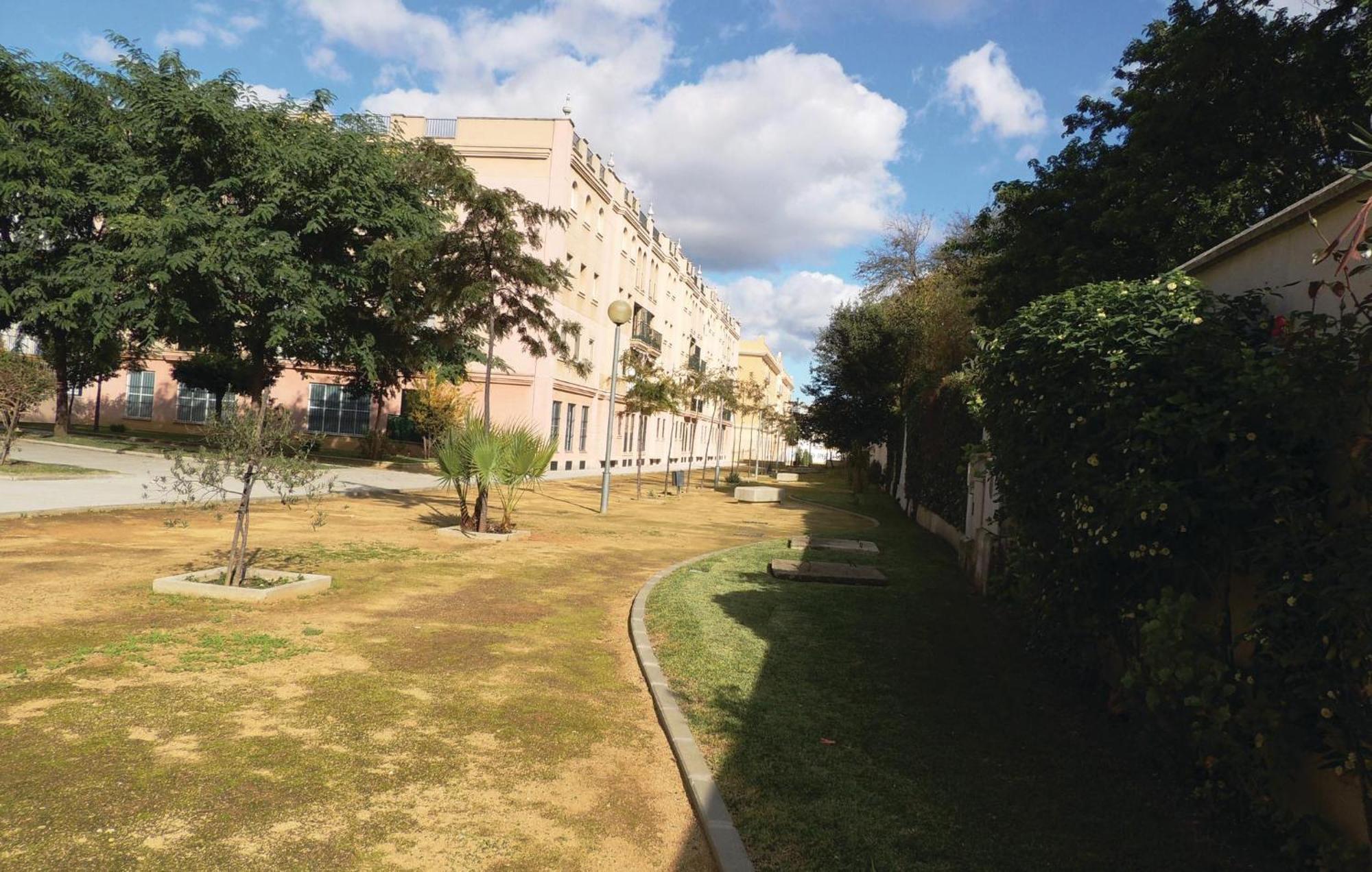 3 Bedroom Nice Apartment In Jerez De La Frontera Exterior foto